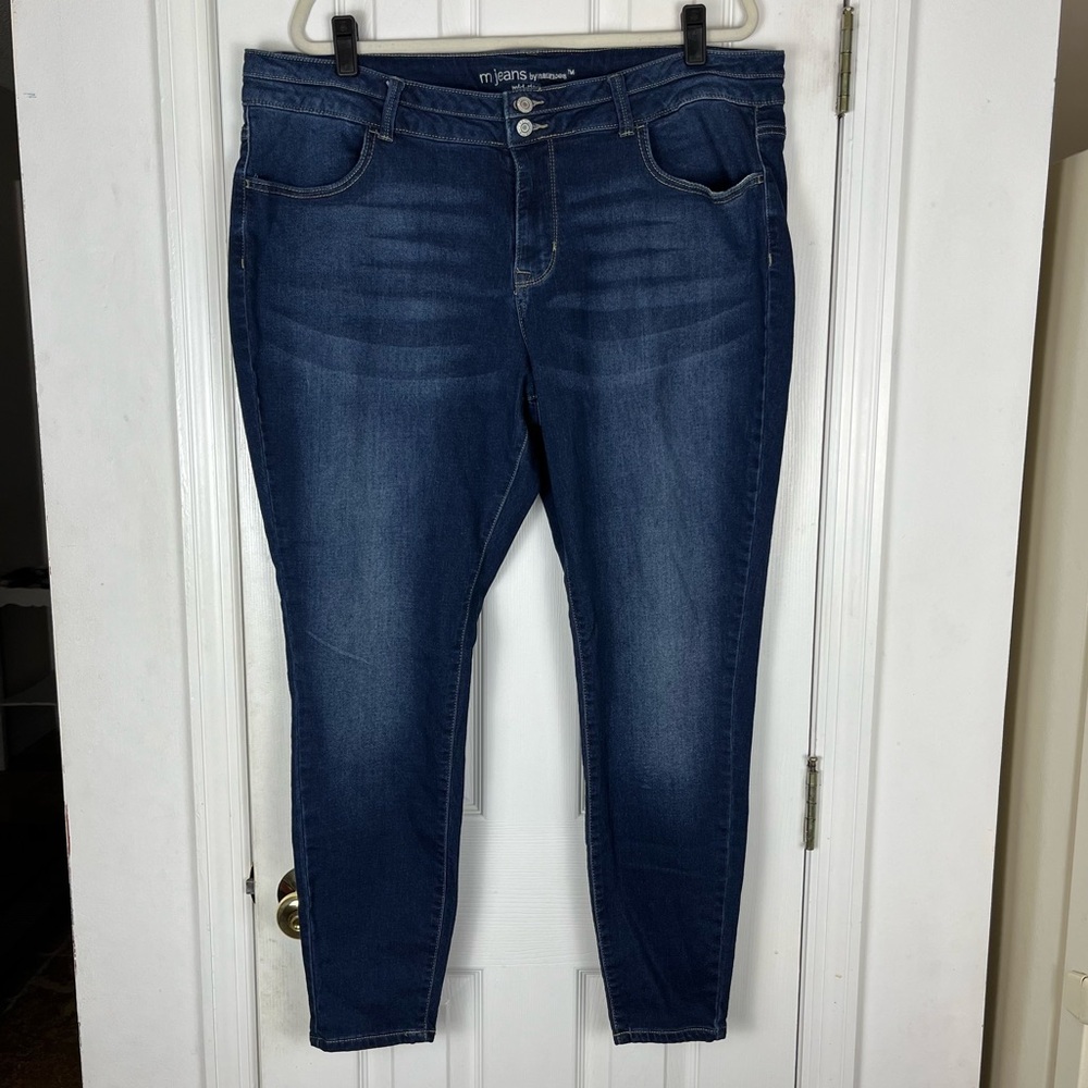 M Jeans by Maurices Mid Rise Skinny Jeans Sz 20W Reg Stretch Denim